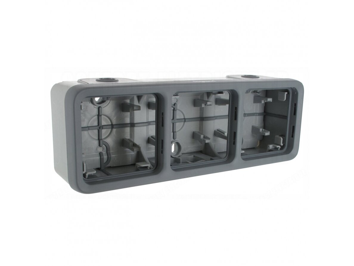 Hermetinė dėžutė rozetėms | 3 vietų | virštinkinė | IP55 | pilka | 82×226×57mm | Plexo Legrand | 069680 Hermetinė dėžutė rozetėms | 3 vietų | virštinkinė | IP55 | pilka | 82×226×57mm | Plexo Legrand | 069680
