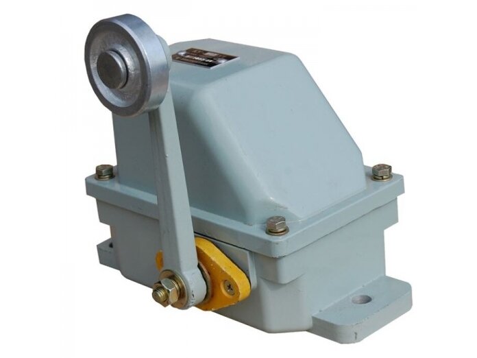 Mechaninis galinės padėties (galinukas) jungiklis | 10A | 230V | IP44 | metalinis | IEK | KU-701 U1