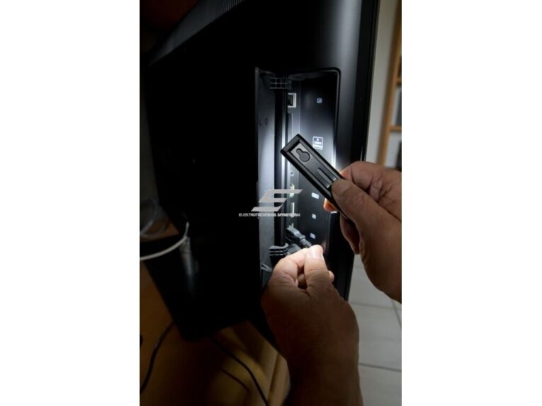 LED darbinis žibintuvėlis | prožektorius | 200lm | 3,7V | 450mAh | įkraunamas | kompaktiškas | nešiojamas | Brennenstuhl | PL200 | 1175590 | 4007123667802 3