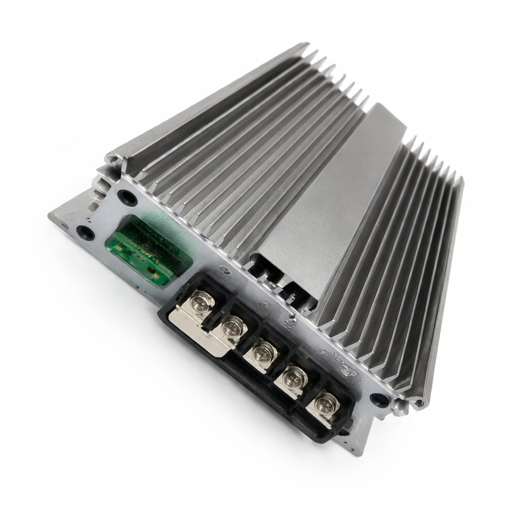 Switching DC–DC voltage converter | 12 / 24 V – 5 V | 100 A | 500 W | non-isolated | 150 x 130 x 50 mm Switching DC–DC voltage converter | 12 / 24 V – 5 V | 100 A | 500 W | non-isolated | 150 x 130 x 50 mm