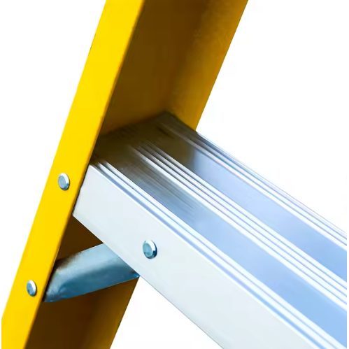 Insulated telescopic ladder | for electrical maintenance work | 2,7m | 150 kg | yellow 2 Insulated telescopic ladder | for electrical maintenance work | 2,7m | 150 kg | yellow 2