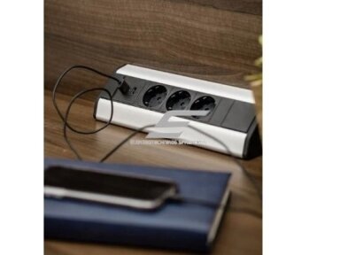 Kištukinių lizdų blokas | montuojamas ant paviršiaus | kampinis | 3xSchuko | 2xUSB-A | sidabrinis | AE-PBKT3S2U-80 | 5901867162809 Kištukinių lizdų blokas | montuojamas ant paviršiaus | kampinis | 3xSchuko | 2xUSB-A | sidabrinis | AE-PBKT3S2U-80 | 5901867162809
