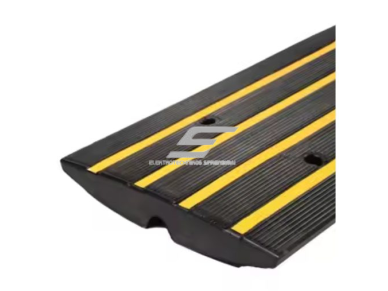 Kabelių apsauginė rampa | 1 kanalo | guminė kabelių apsauga | 1220x410x64 mm | su užvažiavimo funkcija | geltona/juoda | lauko sąlygoms 3 Kabelių apsauginė rampa | 1 kanalo | guminė kabelių apsauga | 1220x410x64 mm | su užvažiavimo funkcija | geltona/juoda | lauko sąlygoms 3