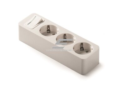 Kištukinis lizdas | 3xSchuko | 16A | 250V | 3680W | su įžeminimu ir jungikliu | atsparus UV | baltas | FAMATEL | 2523