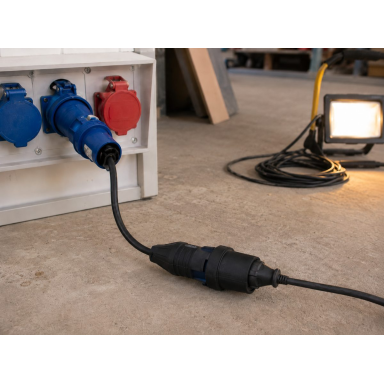 Spraudnis (adapteris) pāreja no 230V 16A uz 230V 3P 16A | IP54 | 13000 FAMATEL Spraudnis (adapteris) pāreja no 230V 16A uz 230V 3P 16A | IP54 | 13000 FAMATEL