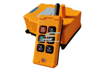 Belaidis kranų valdymo pultas | 4 mygtukai + START/STOP | 1 greitis | 12–24 V AC/DC | IP65 | ESF24-6SHS-6