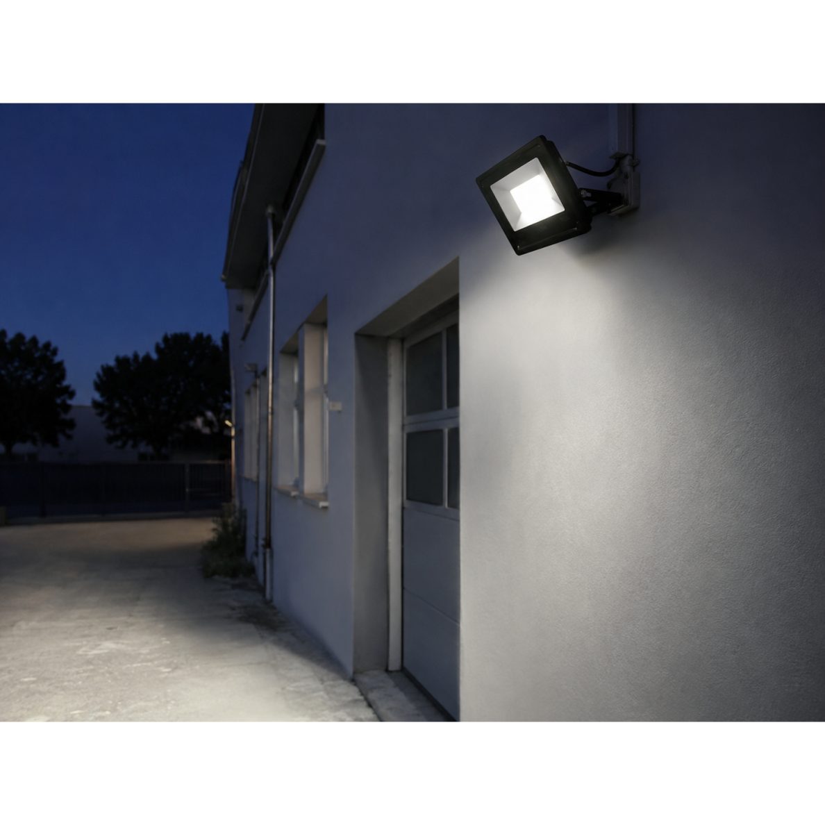 LED väliterritooriumi prožektor | 20W | 230V | 4000K | 1600lm | IP65 | SMD | must | LEDOM | 5907777470409 2 LED väliterritooriumi prožektor | 20W | 230V | 4000K | 1600lm | IP65 | SMD | must | LEDOM | 5907777470409 2
