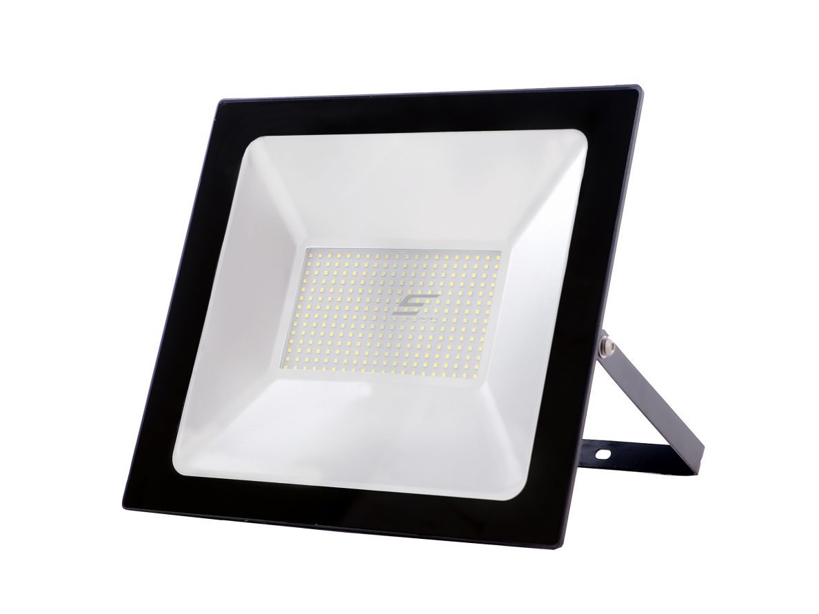 Led prožektoriai įvairūs