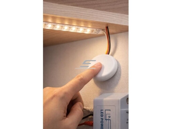 Liečiamas jungiklis | jutiklis | dimeris | 12-24V | 2-4A | Ø47x6mm | su dupont kontaktais | baltas 4 Liečiamas jungiklis | jutiklis | dimeris | 12-24V | 2-4A | Ø47x6mm | su dupont kontaktais | baltas 4
