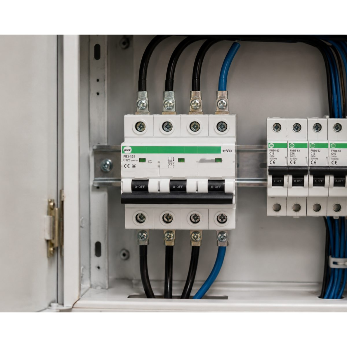 Modulaarne kaitselüliti 3P | 25A | D | 10kA | DIN | EVO FB3-63 Promfactor Baltic FB3D3025 2 Modulaarne kaitselüliti 3P | 25A | D | 10kA | DIN | EVO FB3-63 Promfactor Baltic FB3D3025 2