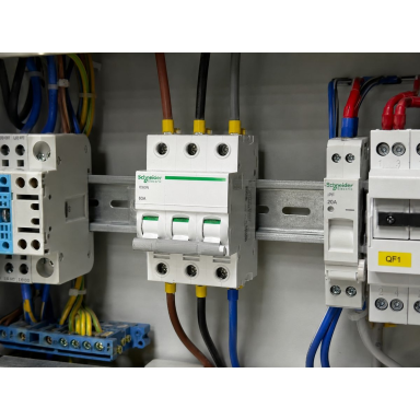 Modulārais slēdzis-atdalītājs | 3P | 40A | 415V | DIN | Schneider Electric | iSW | A9S65340 Modulārais slēdzis-atdalītājs | 3P | 40A | 415V | DIN | Schneider Electric | iSW | A9S65340