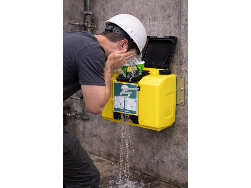 Avarinė akių plovimo stotelė | 30L vandens talpa | akių ir veido plovimas | sieninė | autonominė | 1.5 L/min | ABS plastikas | žalia 2