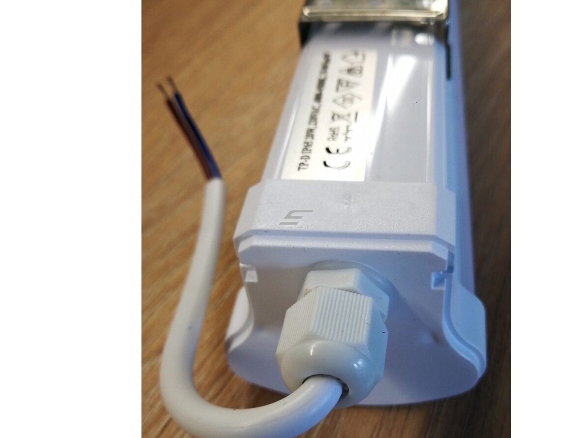 Pramoninis hermetinis LED šviestuvas | garažų tipo | 20W | 230V | 4000-4500K | 70-80lm/W | 580x50x45mm | virštinkinis | IP65 1 Pramoninis hermetinis LED šviestuvas | garažų tipo | 20W | 230V | 4000-4500K | 70-80lm/W | 580x50x45mm | virštinkinis | IP65 1