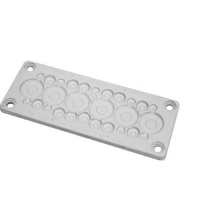 Membrānas ievada plāksne ar konusiem | 216×84 mm izgriezumam | 6× Ø13–28 + 18× Ø6–13 + 4× Ø3–11 mm | pelēka | IP65 | HT Hi Tech Polymers | HTKC-28