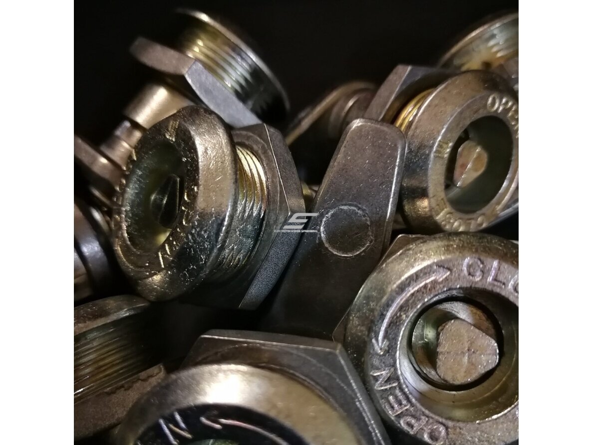 Spynelė elektros apskaitos skydui | trikampis raktas T10 10 mm | M24 | L48 mm | be rakto | ES-LT-APS-10T 2 Spynelė elektros apskaitos skydui | trikampis raktas T10 10 mm | M24 | L48 mm | be rakto | ES-LT-APS-10T 2