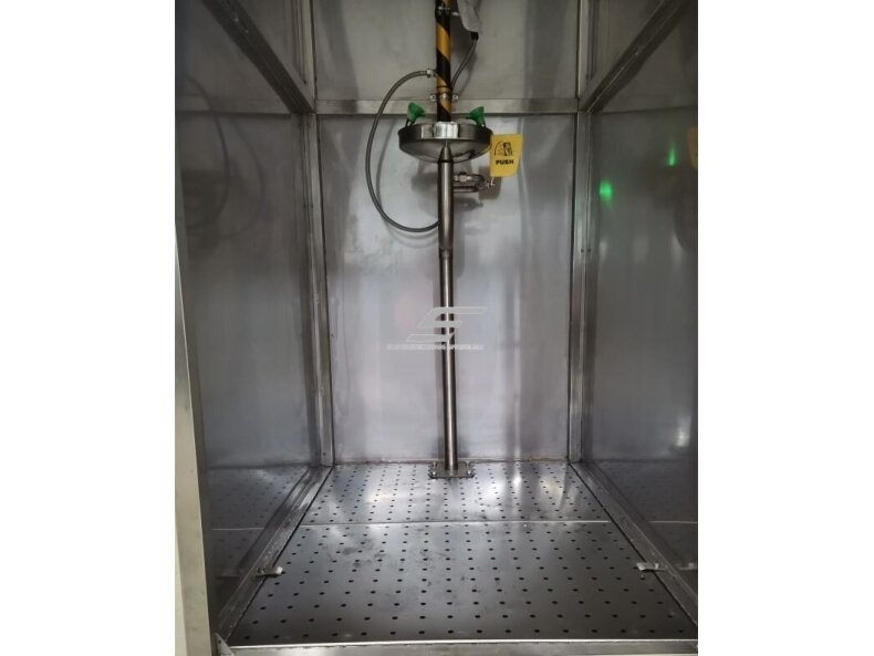Stacionarus uždaras kombinuotas avarinis | saugos dušas | kūno | veido | akių plovimo sistema | 75,7l/min | 11,4l/min | 2200x1200x900mm | nerūdijantis plienas 2 Stacionarus uždaras kombinuotas avarinis | saugos dušas | kūno | veido | akių plovimo sistema | 75,7l/min | 11,4l/min | 2200x1200x900mm | nerūdijantis plienas 2