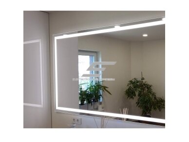 Veidrodis su LED apšvietimu Veidrodis su LED apšvietimu
