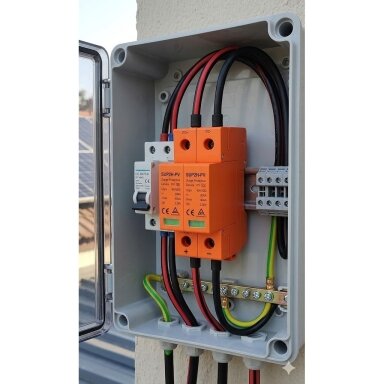Surge Protection Device (SPD) with switch | 2P | 600V AC | 20kA | T1+T2 class | DIN mounting | for solar systems and electrical distribution boards
